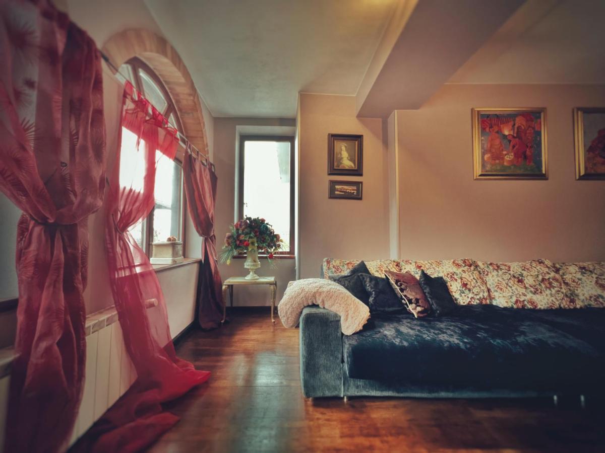 Тhe Bohemian Lodge-Entire House With Sauna Veliko Tarnovo Luaran gambar