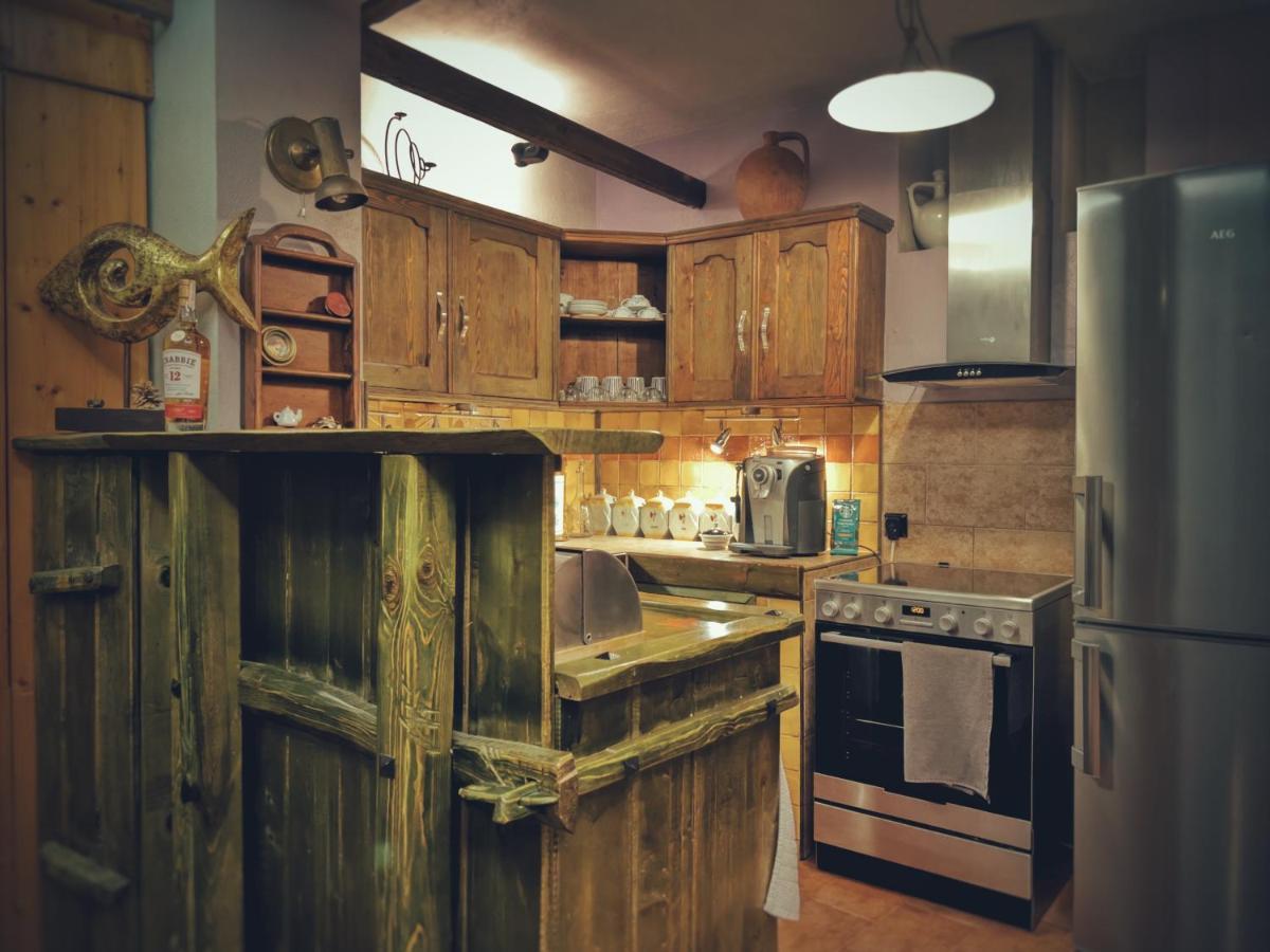Тhe Bohemian Lodge-Entire House With Sauna Veliko Tarnovo Luaran gambar