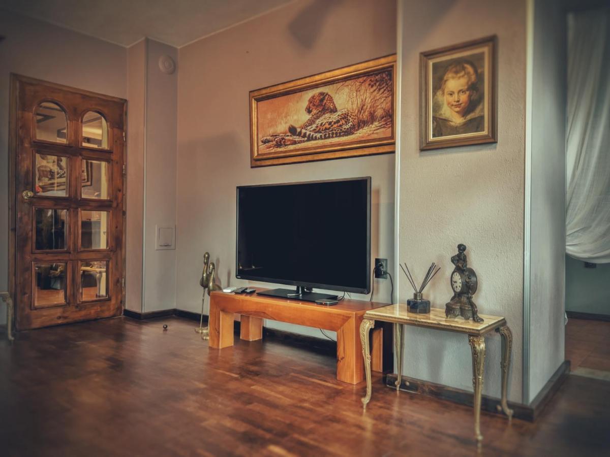 Тhe Bohemian Lodge-Entire House With Sauna Veliko Tarnovo Luaran gambar
